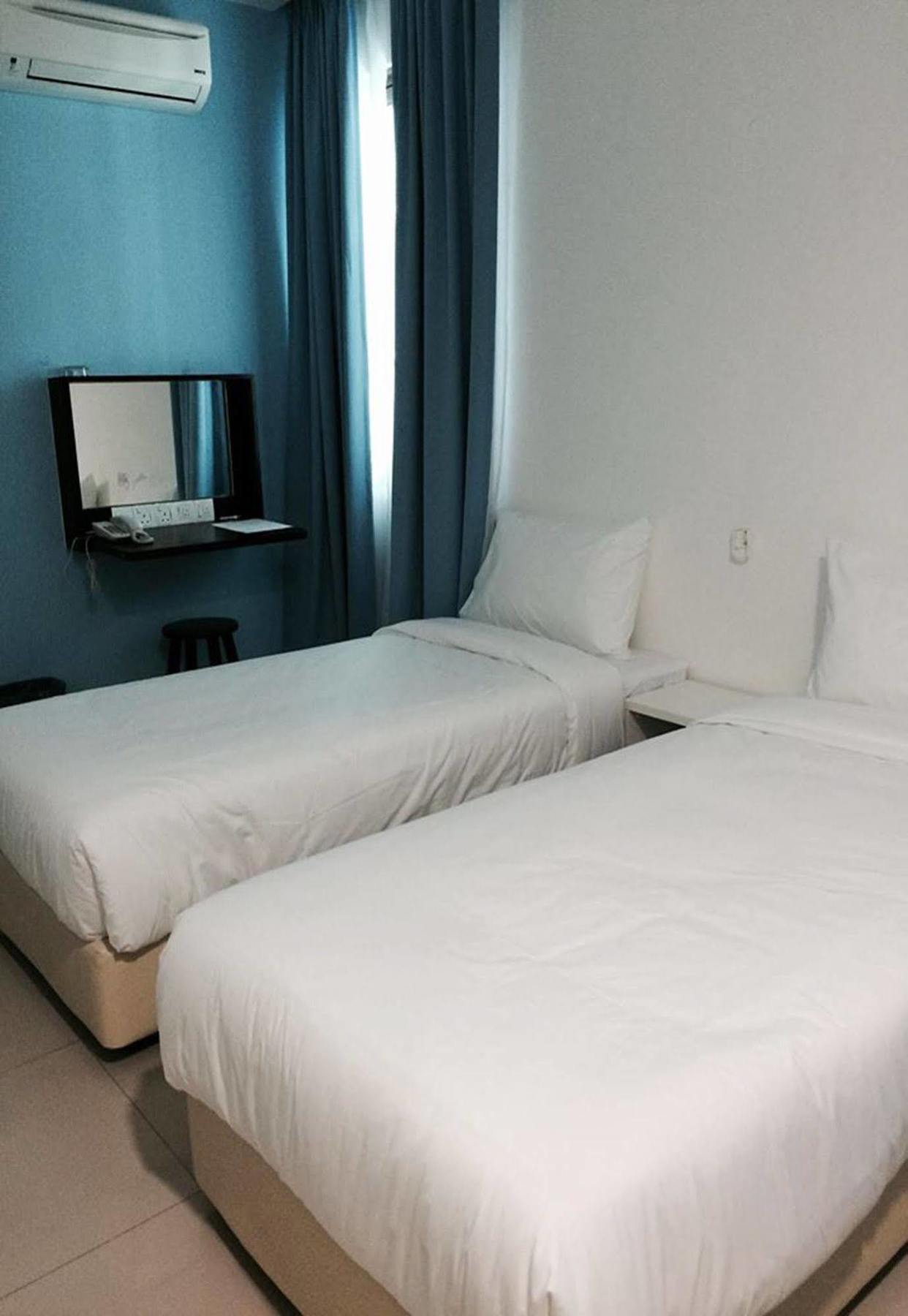 Yy48 Hotel 2 Mins Walk From Masjid Jamek Lrt Station Kuala Lumpur Eksteriør billede